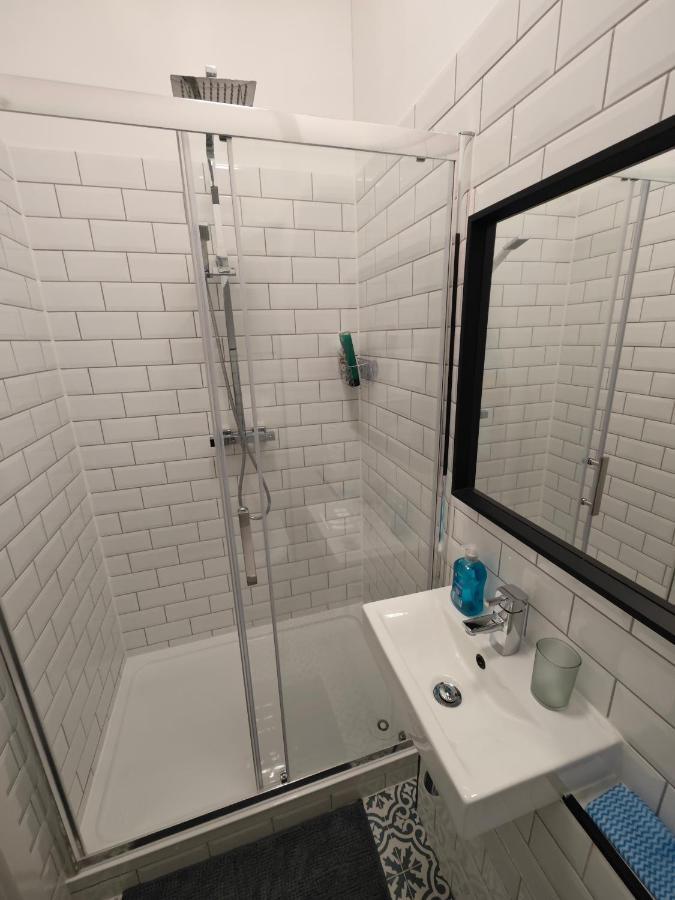 2 Bedroom 2 Bathroom Apartment In Old St - Shoreditch - Zone 1 Londres Exterior foto